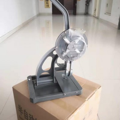 郑州六渡**一手价格 手动打眼机 锰钢扣 不卡扣新款 半自动打扣机 广告喷绘布打眼机