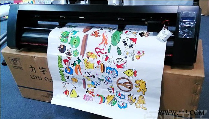 专业不干胶刻绘机  车贴刻字机 力宇刻字机  TC631E刻图2