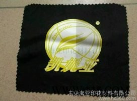 凯妮亚HY5107防升华打底浆针对尼龙、化纤绦纶布印花时容易出现升华变色现象（如溢色、色迁移，特别是红色布上印白胶浆时易图5