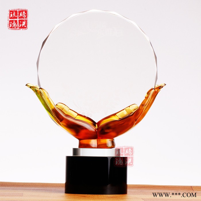琉璃奖牌细节图单位领导退休奖牌握手合作共赢奖牌创新琉璃奖牌图1