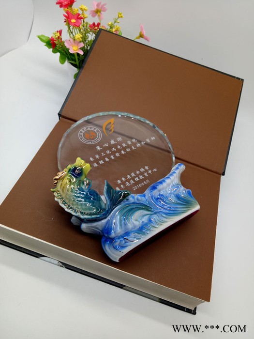 退休纪念牌图片干部离休纪念品林业局老员工退休纪念水晶奖牌定制图1