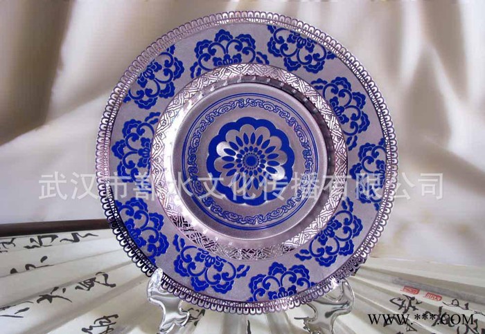 青花瓷金属工艺金碟,中国脸谱商务金属奖牌图1