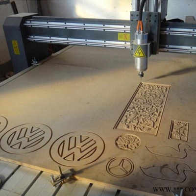 1224广告雕刻机 工艺品招牌标牌制作亚克力雕刻机