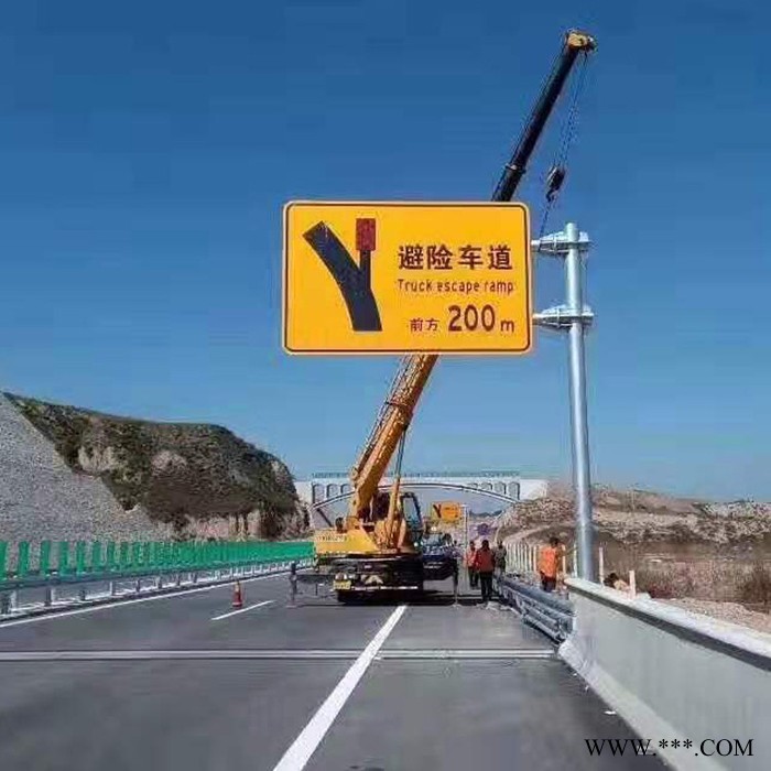 高速公路标志杆_交通指示牌_交通标志杆_标志杆发光标牌图2