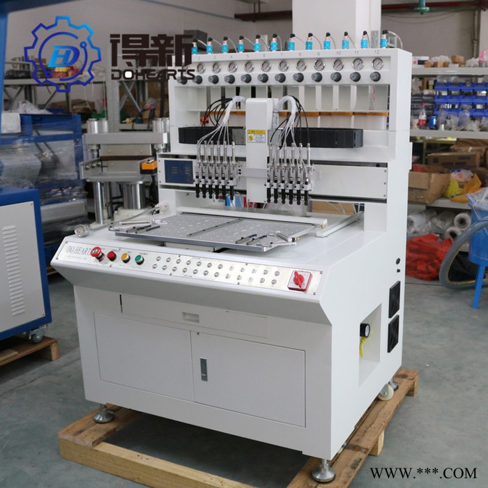 得新 自动滴胶机 pvc商标点胶机 pvc12色自动点胶机 自动化点胶机厂 标牌滴塑机 滴塑标机器 多色 滴塑点胶机图3