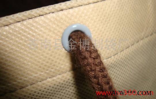 专业制作各种PP无纺布手提袋  腹金膜压纹服装袋 彩印腹膜购物袋 购物袋批发 购物袋厂家 金博无纺布手提袋 无纺布手提袋图2