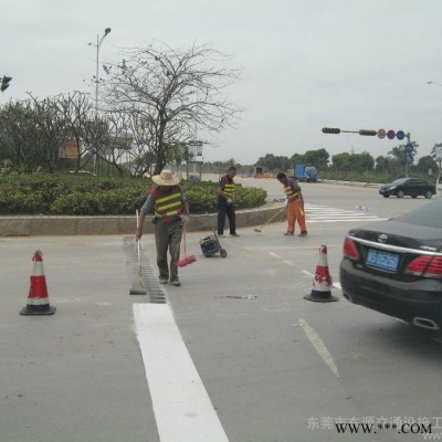 承接石排道路标线工程，万江停车位划线，厚街环城路标牌改造