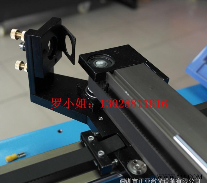 960C小型便携式激光切割机 超小型激光刻章机图3