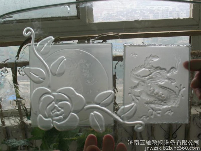 河南数控玻璃雕刻机   郑州玻璃电脑雕刻机  工艺品玻璃雕刻机图3