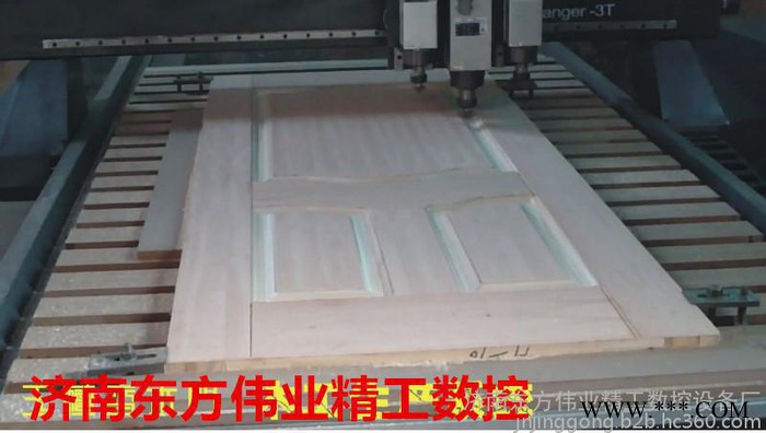 自动定制家具雕刻机价格，办公家具开料机价格，板式家具生产线价格，济南木工雕刻机生产厂家图7