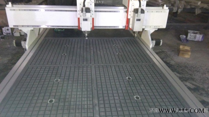 双独立头两批量生产木工雕刻机图1