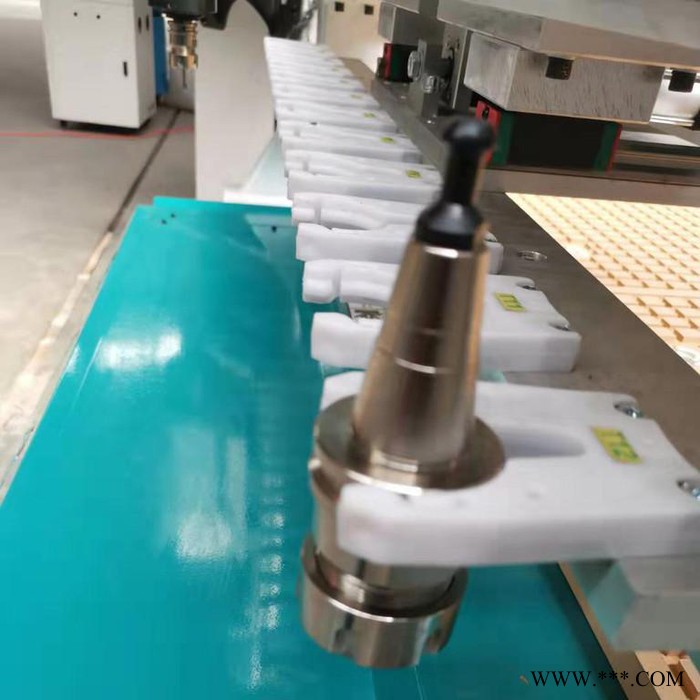 式家具数控开料机 橱柜衣柜四工序雕刻机 电脑数控下料机图3