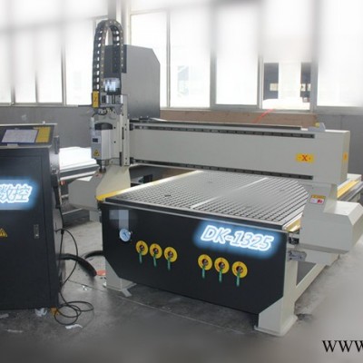 迪刻  主轴：杰斯特220V3kw   驱动：杰美康m860 1325木工雕刻机   可做镂空花格   浮雕  ！！！！