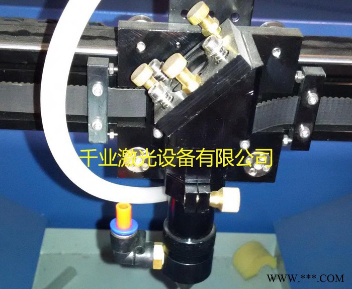 小型激光雕刻机 工艺品雕刻机 木板雕刻机 亚克力雕刻机图3
