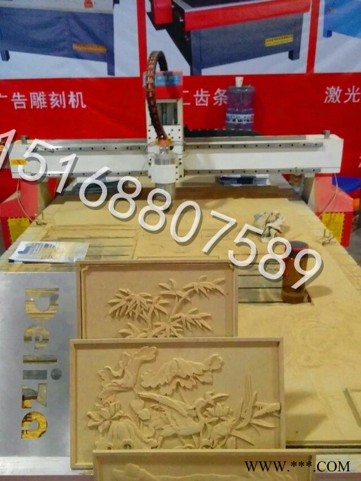 神工SG-1325墙面软包雕刻机 影视墙硬包单头雕刻机 吸附台面小型雕刻机厂家批发供应图3