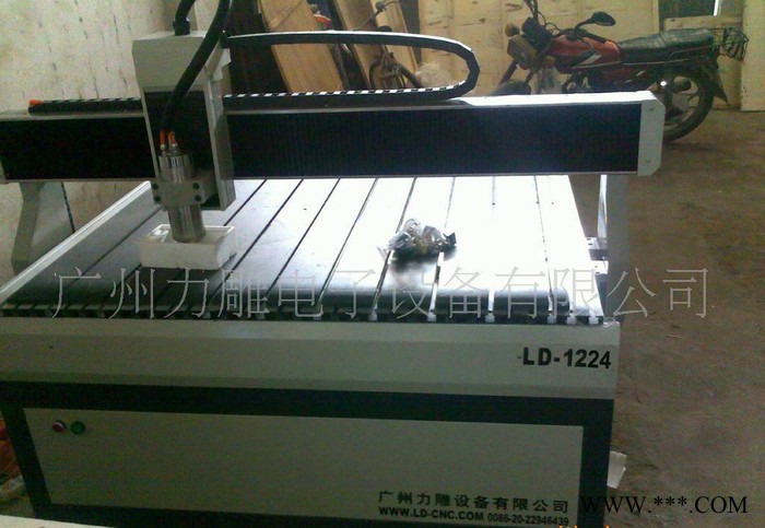 ,亚克力广告雕刻切割型雕刻机图2