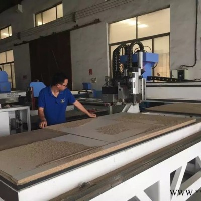 新疆橱柜门雕刻机，移门雕刻机，乌鲁木齐1325木工加工中心