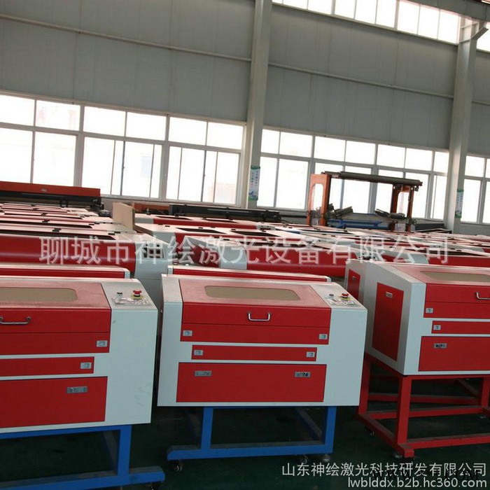 山东神绘激光SH-1610激光下料裁床机激光雕刻机汽车坐垫图2