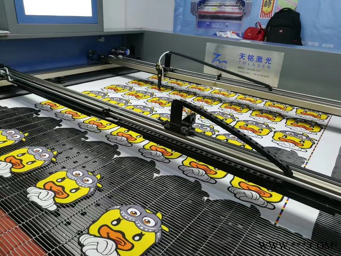 迪弘DH1814布料激光切割机亚克力激光雕刻机,自动送料布料激光切割机,布料激光切割机厂家,布料激光切割机采购,图3