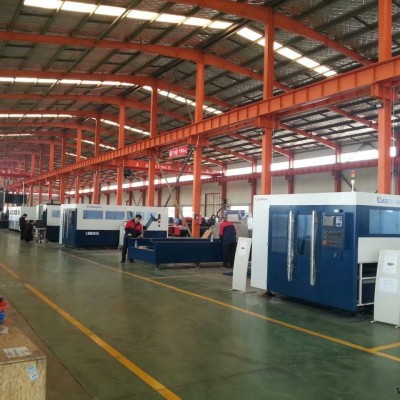 小功率500W光纤激光切割机交换工作台3乘1.5米上海 大族激光3015