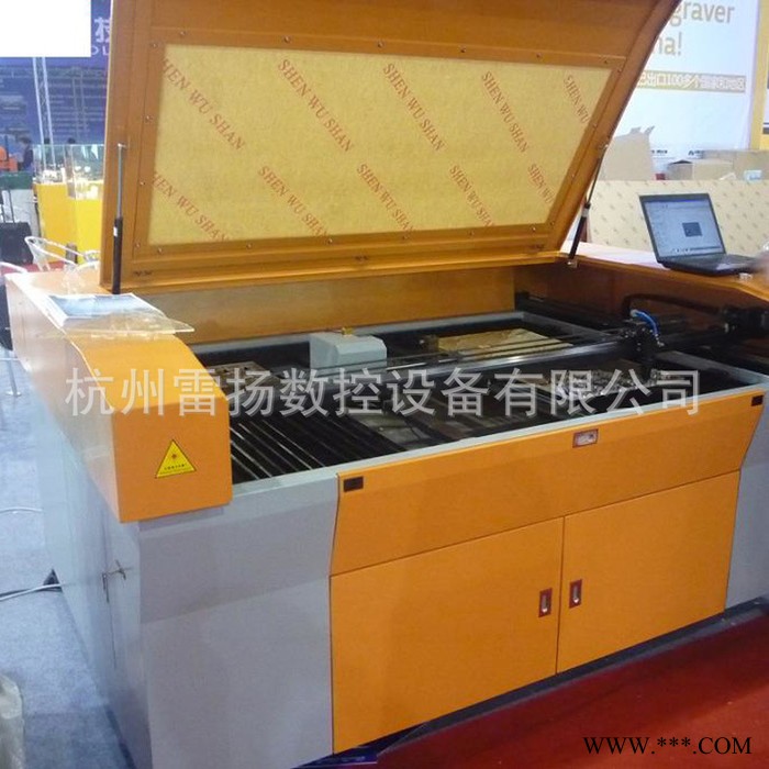 直销切割机 皮革布料激光切割机 工艺品数控激光雕刻机图1