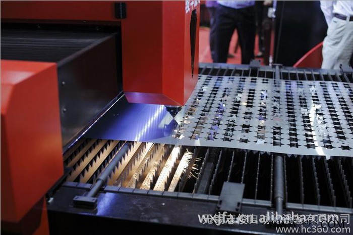 供应骏的激光500W光纤激光切割机全国产净价48.8万图2
