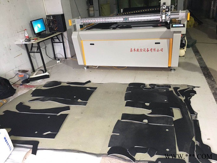 武汉鑫本振动刀切割机汽车脚垫切割机汽车脚垫下料机厂家汽车脚垫裁剪机图7