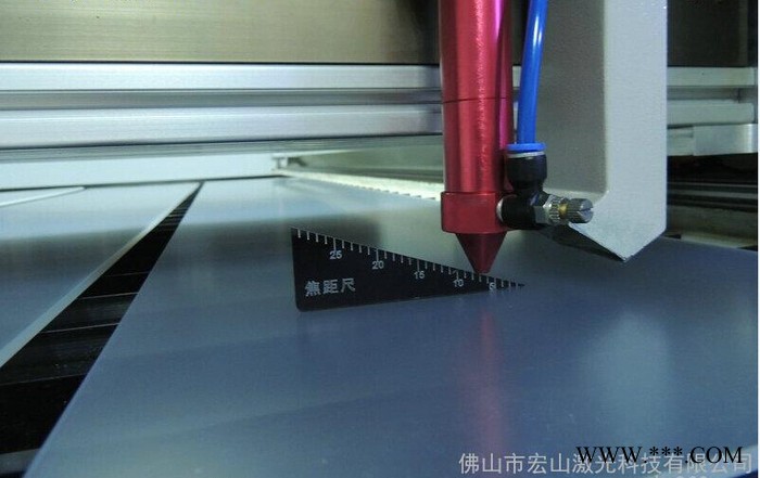 混切激光切割机图2