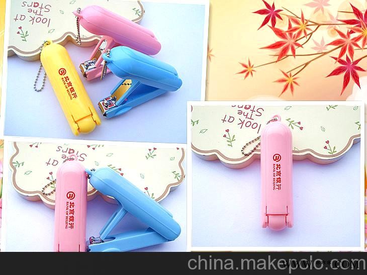 供应创意时尚迷你可爱卡通塑料广告钥匙扣小饰品精品图2