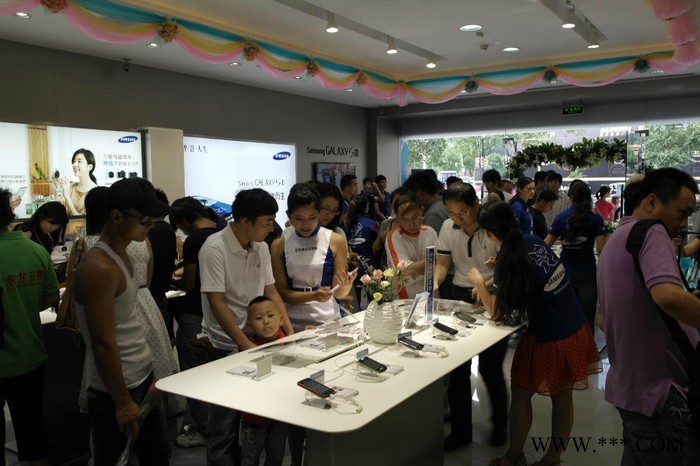 经典三星手机体验台苹果小米展示柜台体验桌**柜木质烤漆拉丝不锈钢图3