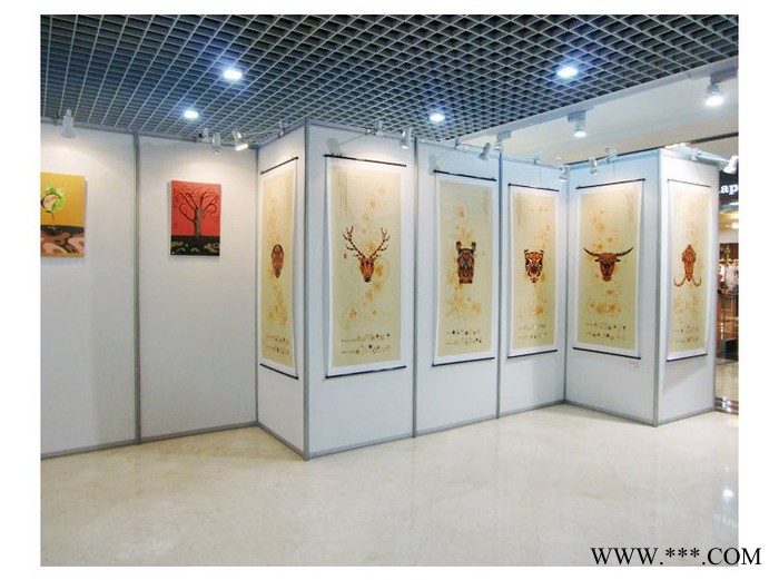 立欣为您提供物廉价美的艺术展板、八棱柱展板图3