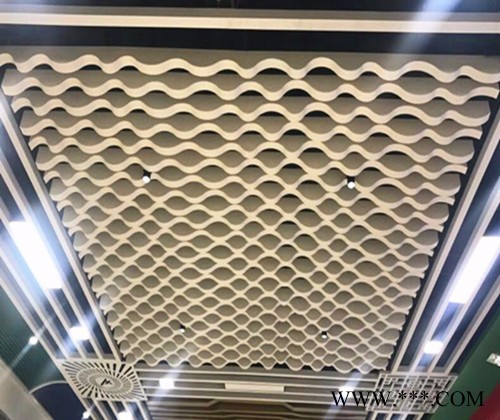 广州大型超市波浪造型铝型材方通建材采购找广东德普龙建材厂。图4