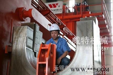 供应铝型材挤压机价格-无锡威特1350T铝挤压机**