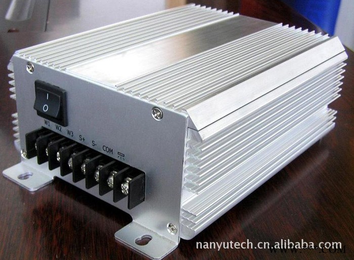 供应南宇NYWSR2406风光互补路灯控制器24V600w图2