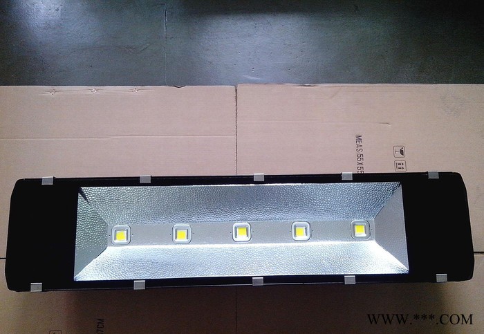 400WLED泛光灯 LED投光灯400W 400W投光灯 400W户外投光灯图3