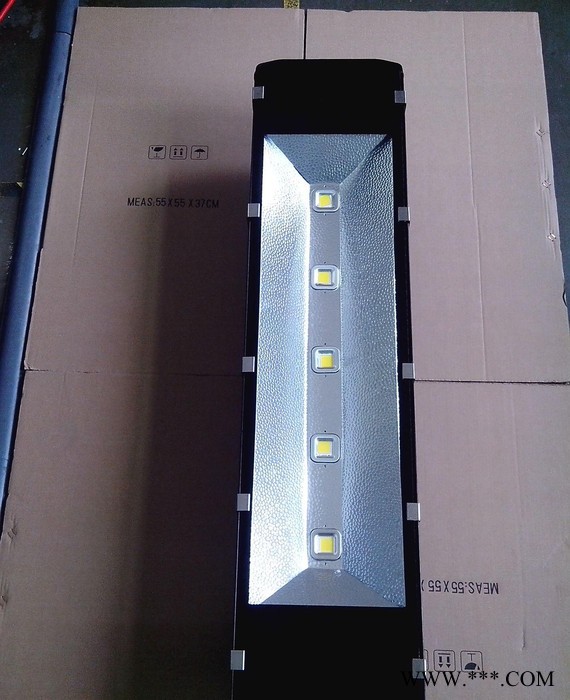 400WLED泛光灯 LED投光灯400W 400W投光灯 400W户外投光灯图2