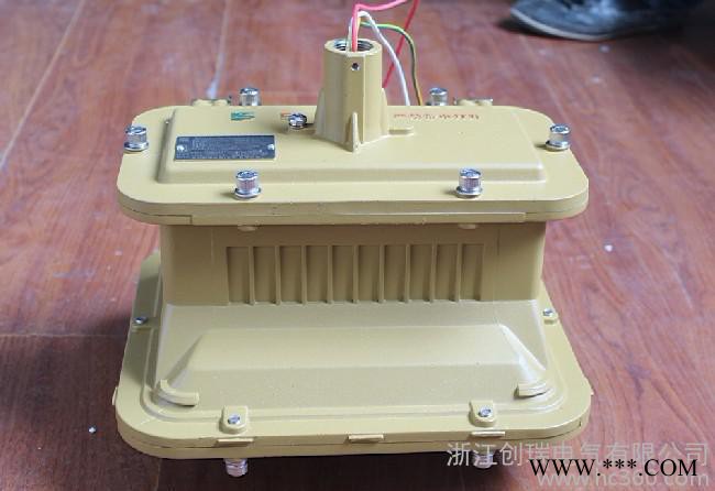化工厂用免维护防爆灯 壁挂式防爆LED泛光灯图1
