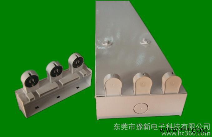 LED三支装支架 T8 T10灯管支架图1