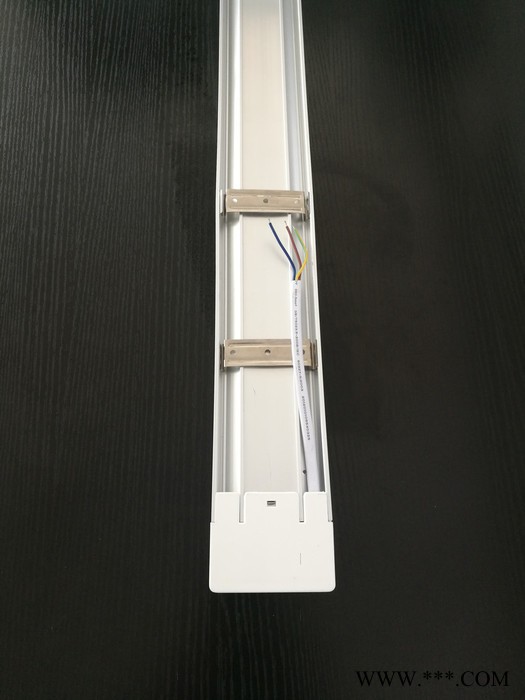 CCC认证净化灯18w 36w净化灯 铝塑LED日光管 有3c证书灯管 用于电梯等设备上图3