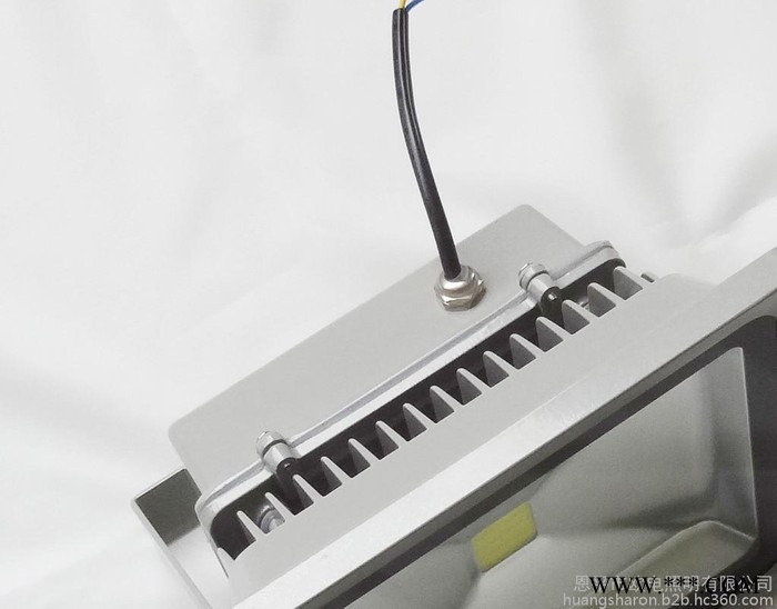 新款户外led投光灯大功率加厚 led投光灯 200w投射灯 高亮度足瓦泛光灯图2