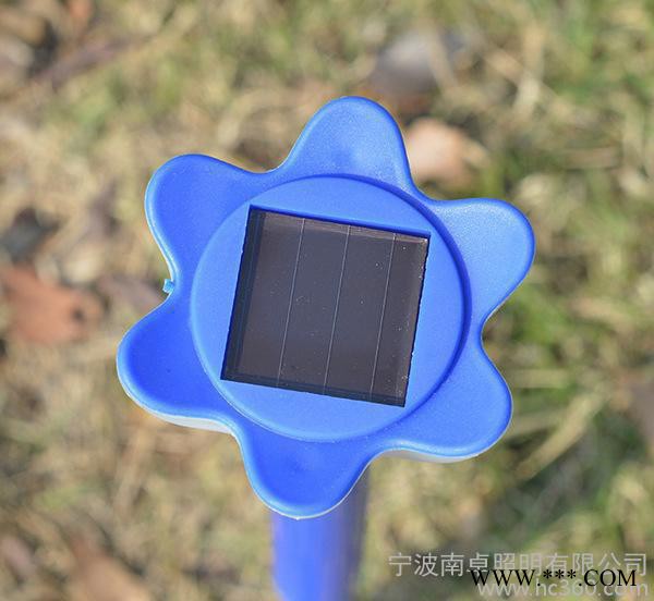 **** 太阳能庭院灯 泛光灯 环保节能高亮度草坪灯图3