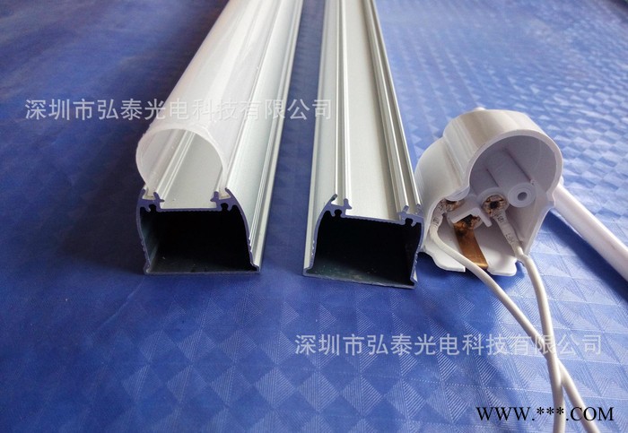 T5大一体化外壳套件；T5灯管外壳； 配相应的堵头三芯插线和图2