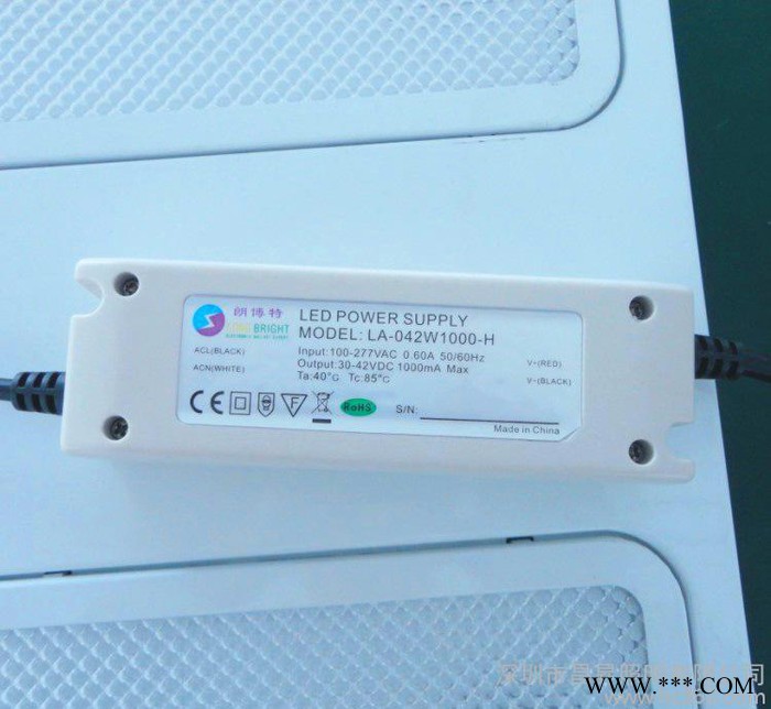 LED面板灯节能 环保耐用超薄格栅灯美观简洁易安装36W
