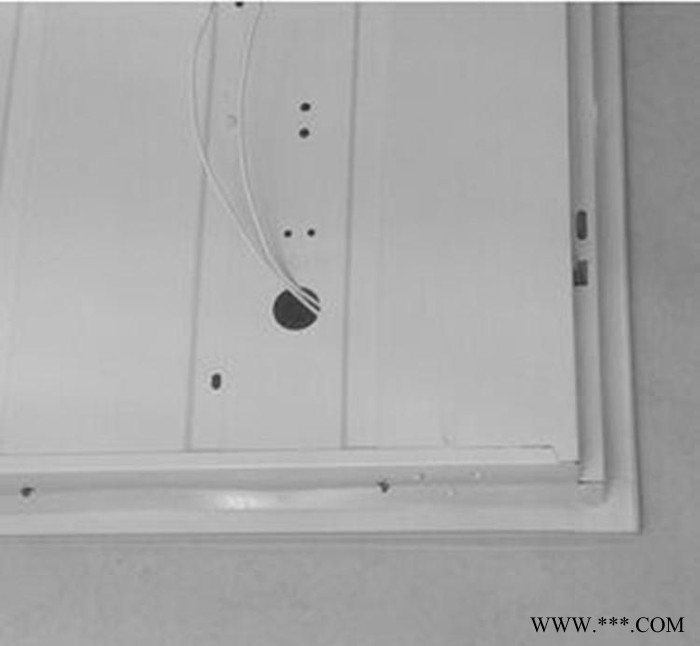 LED格栅灯盘600*600嵌入式T5一体化工厂办公商场超市工程照明全套