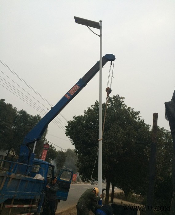 太阳能路灯18W 新款太阳能路灯 农村路灯照明 高亮LED道路灯图3