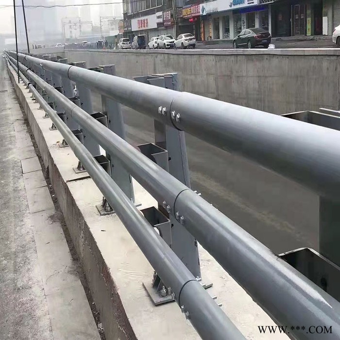 生产制造河道护栏 桥梁防撞护栏 景观灯光机场隔离栏杆 不锈钢复合管护栏图5