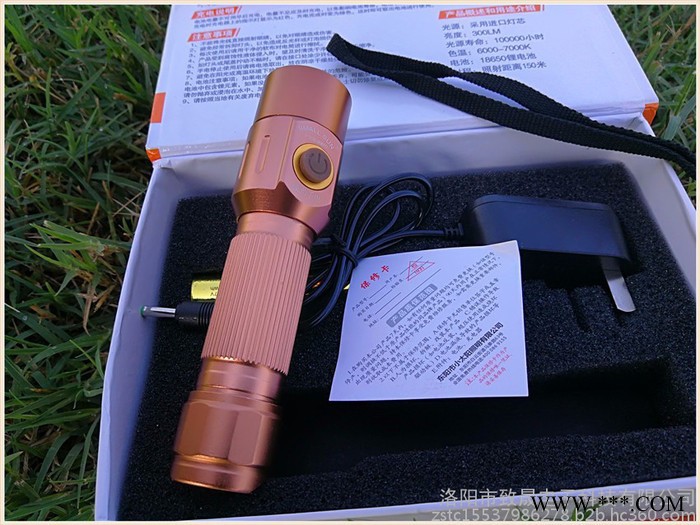 小太阳 LED强光手电筒超亮远射5000可充电强光手电筒可充电超亮远射特种兵氙气灯1000W防水打猎多功能迷你图3