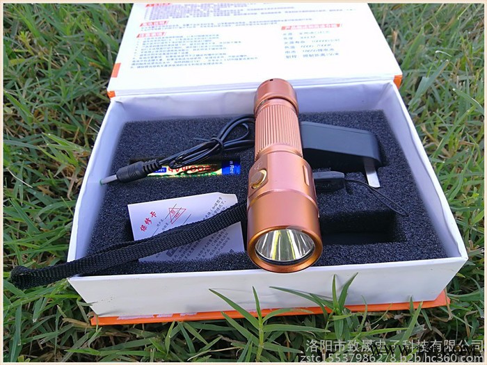小太阳 LED强光手电筒超亮远射5000可充电强光手电筒可充电超亮远射特种兵氙气灯1000W防水打猎多功能迷你图7