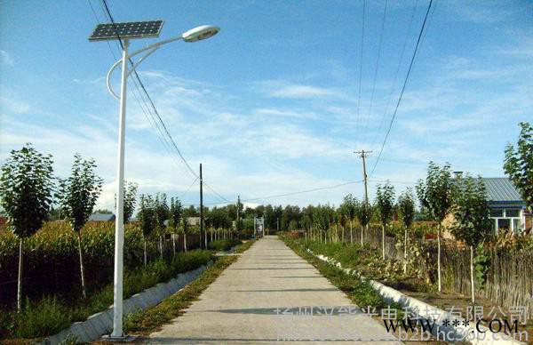 供应南宁LED太阳能路灯、景观灯、高杆灯、庭院灯、风光互补路灯**