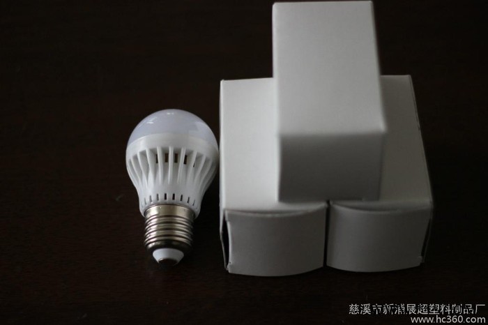 球泡灯，LED照明灯泡·，室内照明，超长寿命节能灯。图3